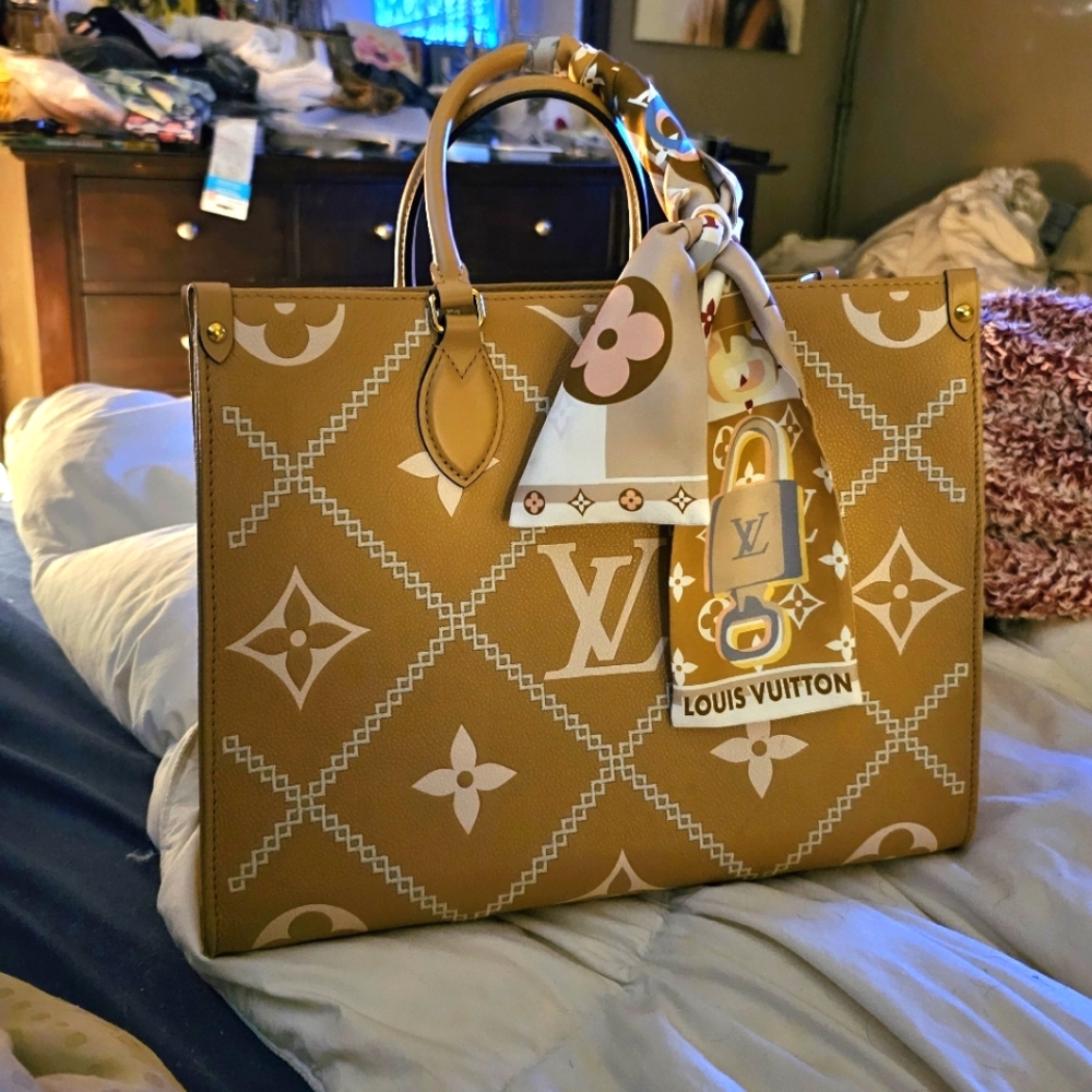 Louis Vuitton Empreinte Monogram Giant Broderies Onthego MM Arizona - Picture 14 of 16